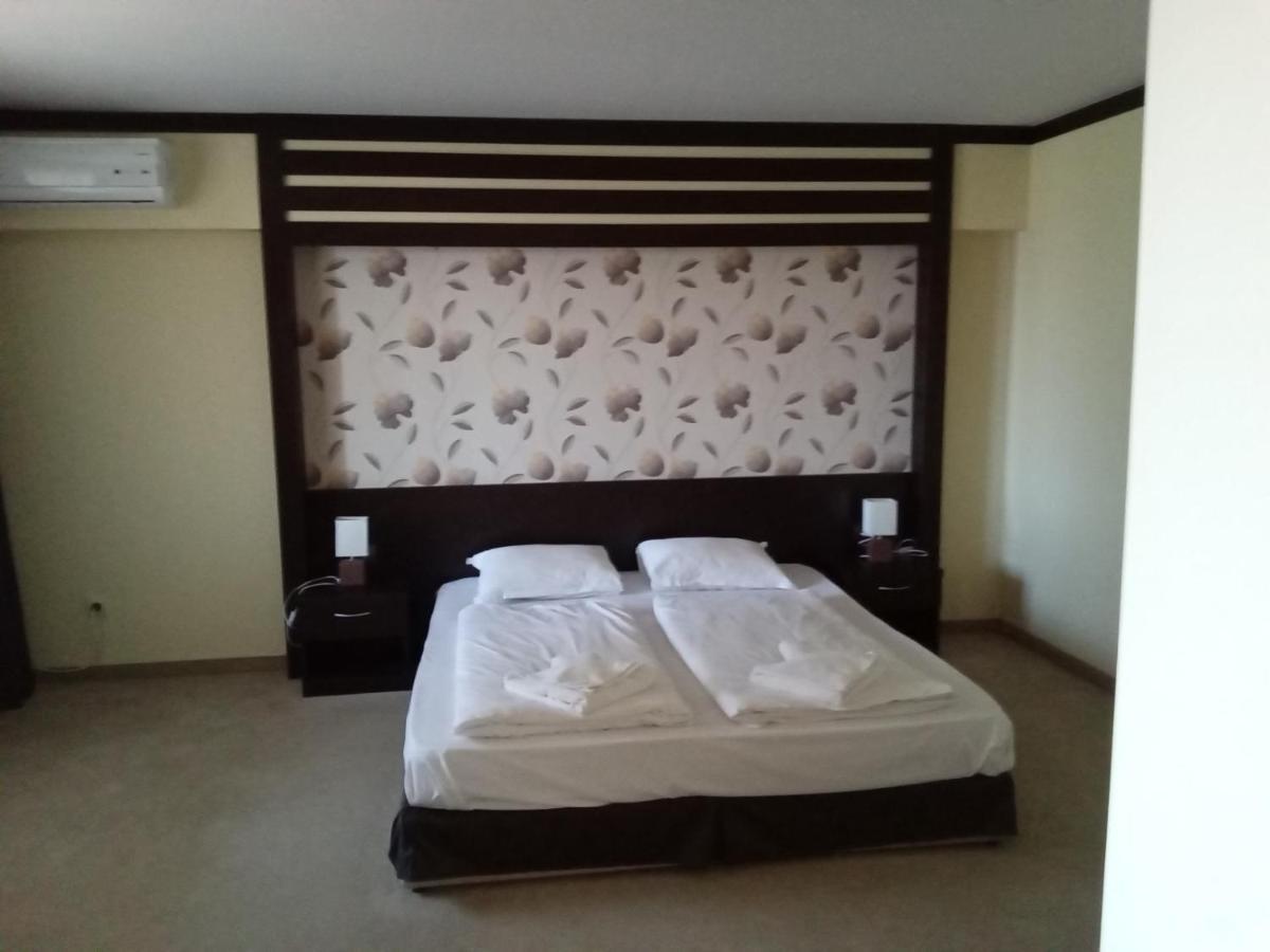 Park Hotel Stratesh Lovech Exterior photo